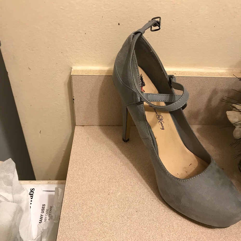 Heels 👠 - Picture 3 of 3
